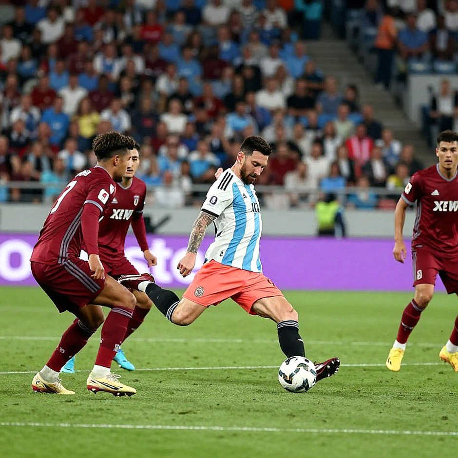 Darmian đến Bologna theo dạng chuyển nhượng tự do: Một đội hạng 18 mua sự an toàn, không mua hy vọng