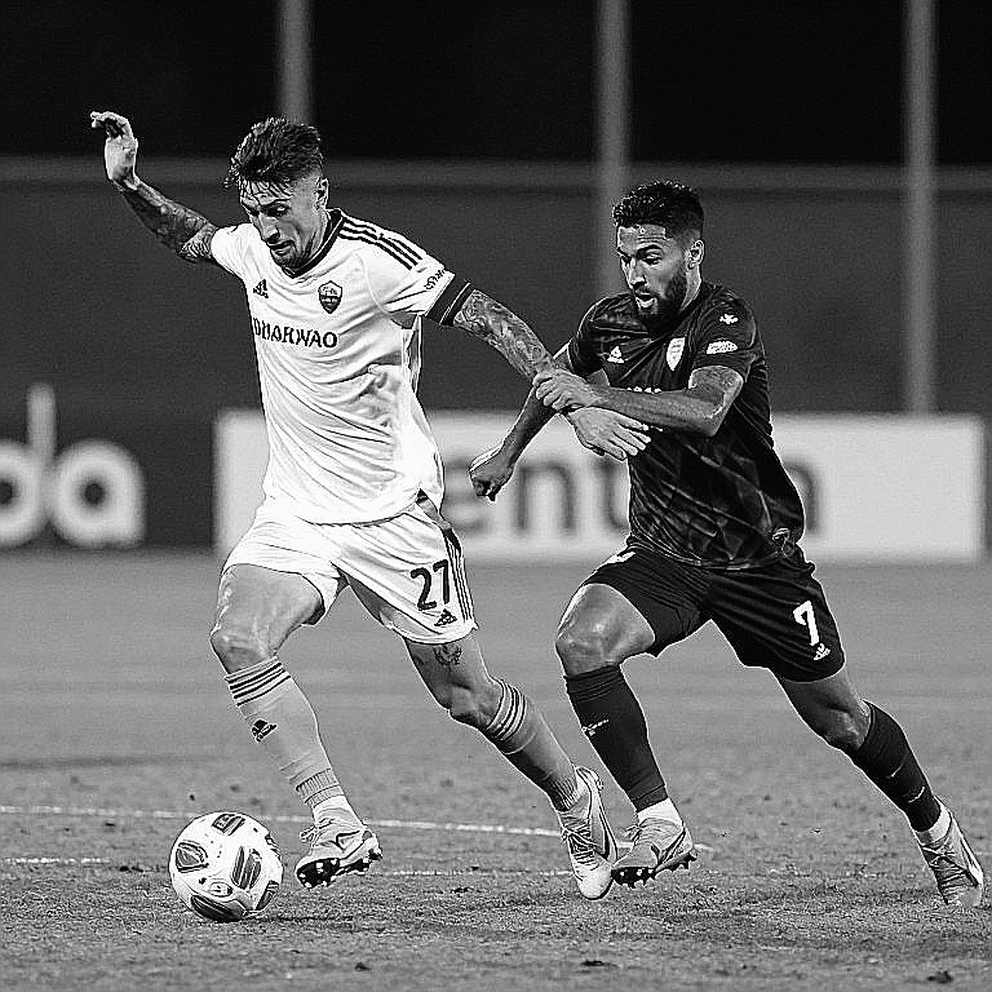 Borja che miệng giữa Clásico Nacional: luật IFAB mới lộ lỗ hổng ngay trận giao hữu đầu tiên