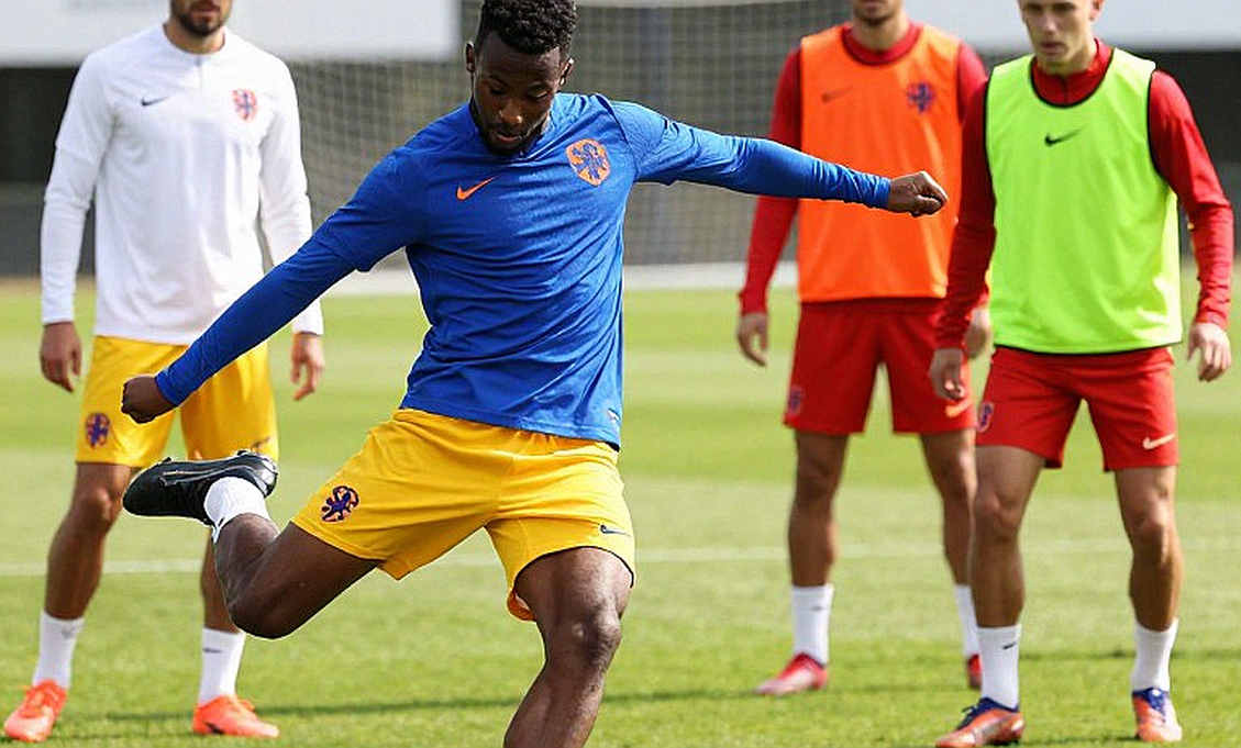 Everton rao bán quyền kiểm soát: 'Gã khổng lồ ngủ quên' tự viết hóa đơn đánh thức