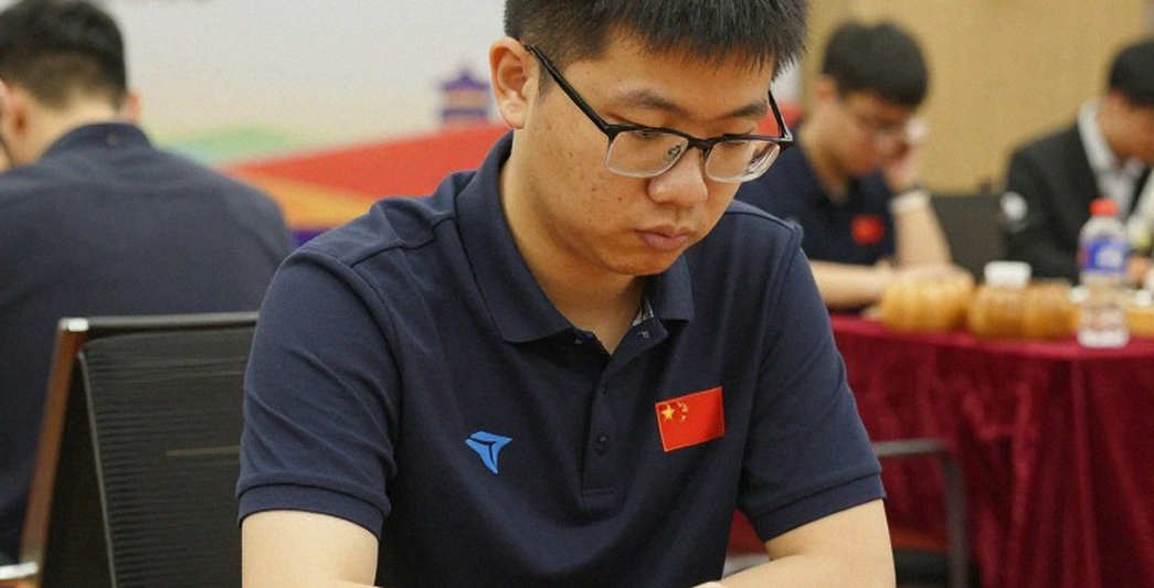Yu Yangyi thắng Ding Liren tại Shenzhen Masters: kết quả thật, nhưng câu chuyện còn để ngỏ