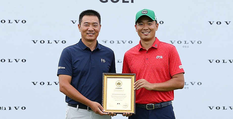 Cuộc chia đôi của golf chuyên nghiệp: Điểm xếp hạng và những cánh cửa khép lại